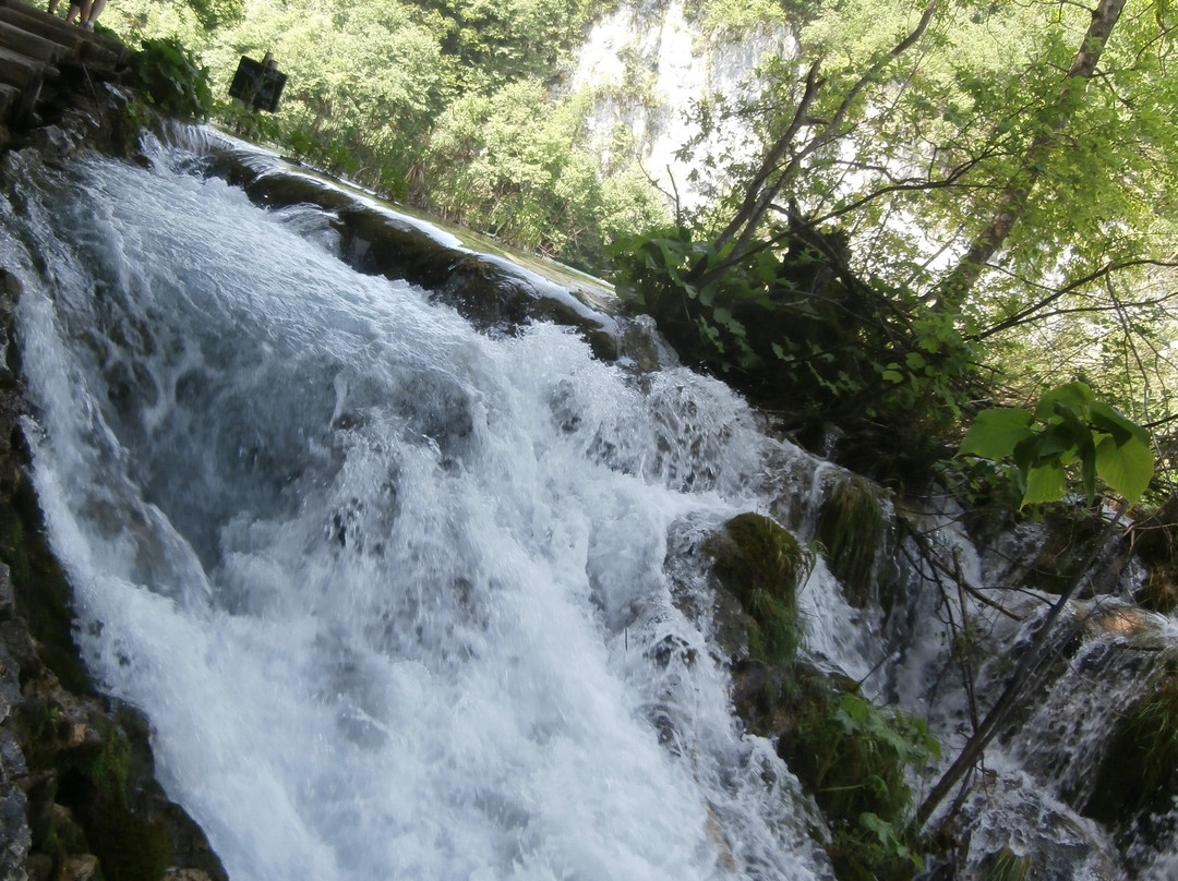 Ciganovac Waterfall景点图片