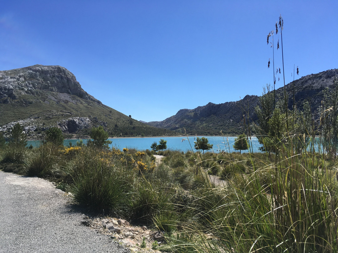 Cuber Lake景点图片