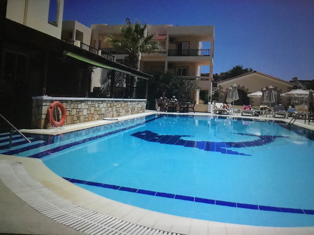 Summer Memories Hotel Apartments主图