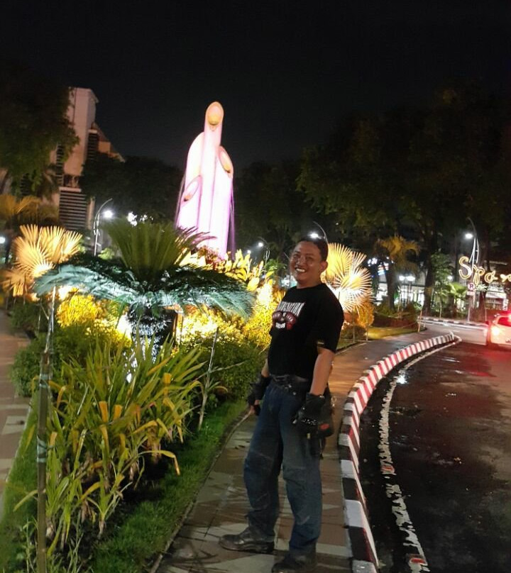 Monumen Bambu Runcing景点图片