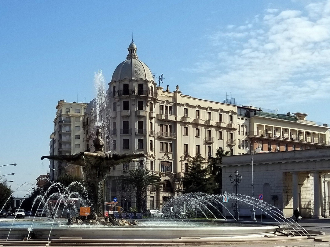 Palazzo dell'Acquedotto-福贾必去景点