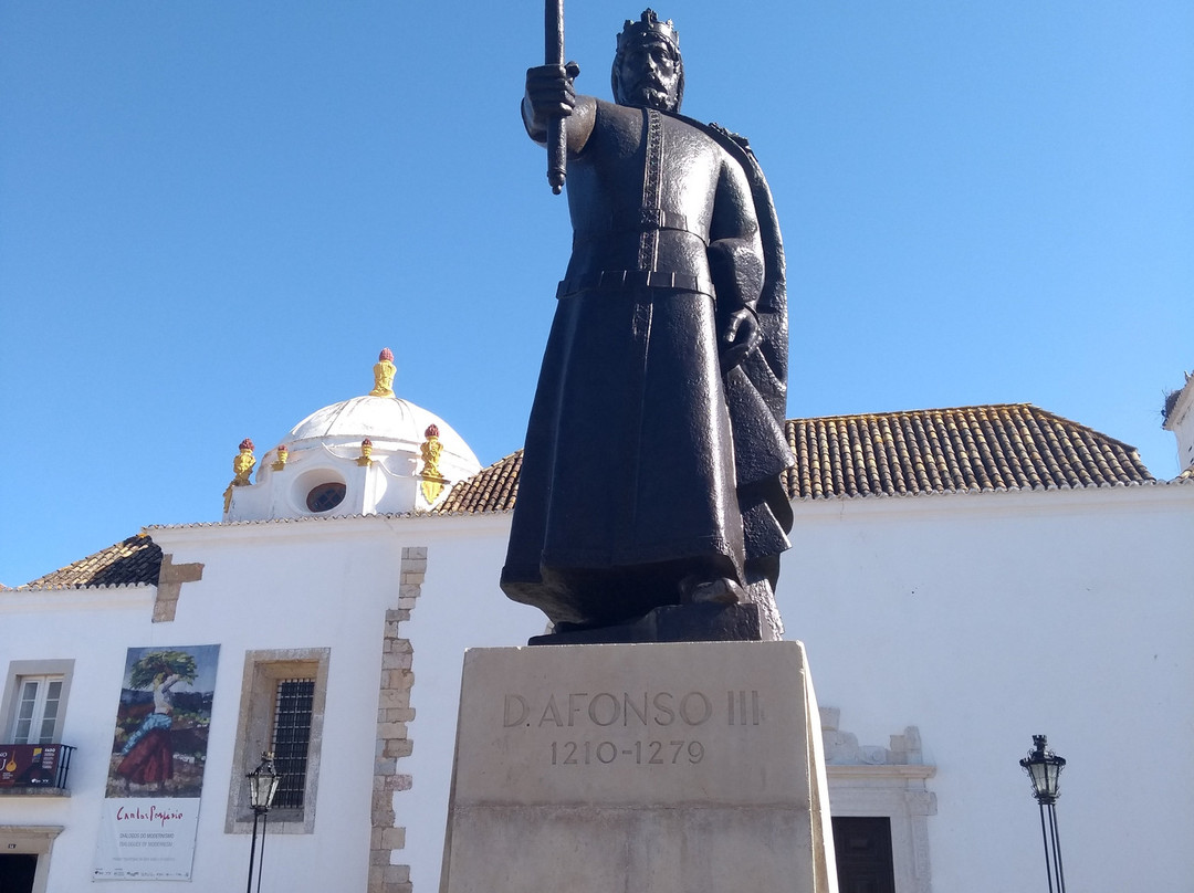 Statue of Dom Afonso III景点图片