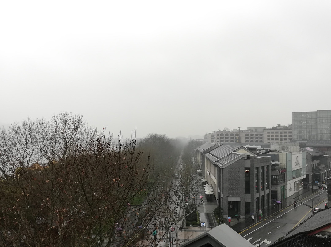 银泰百货(西湖)-杭州市必去景点