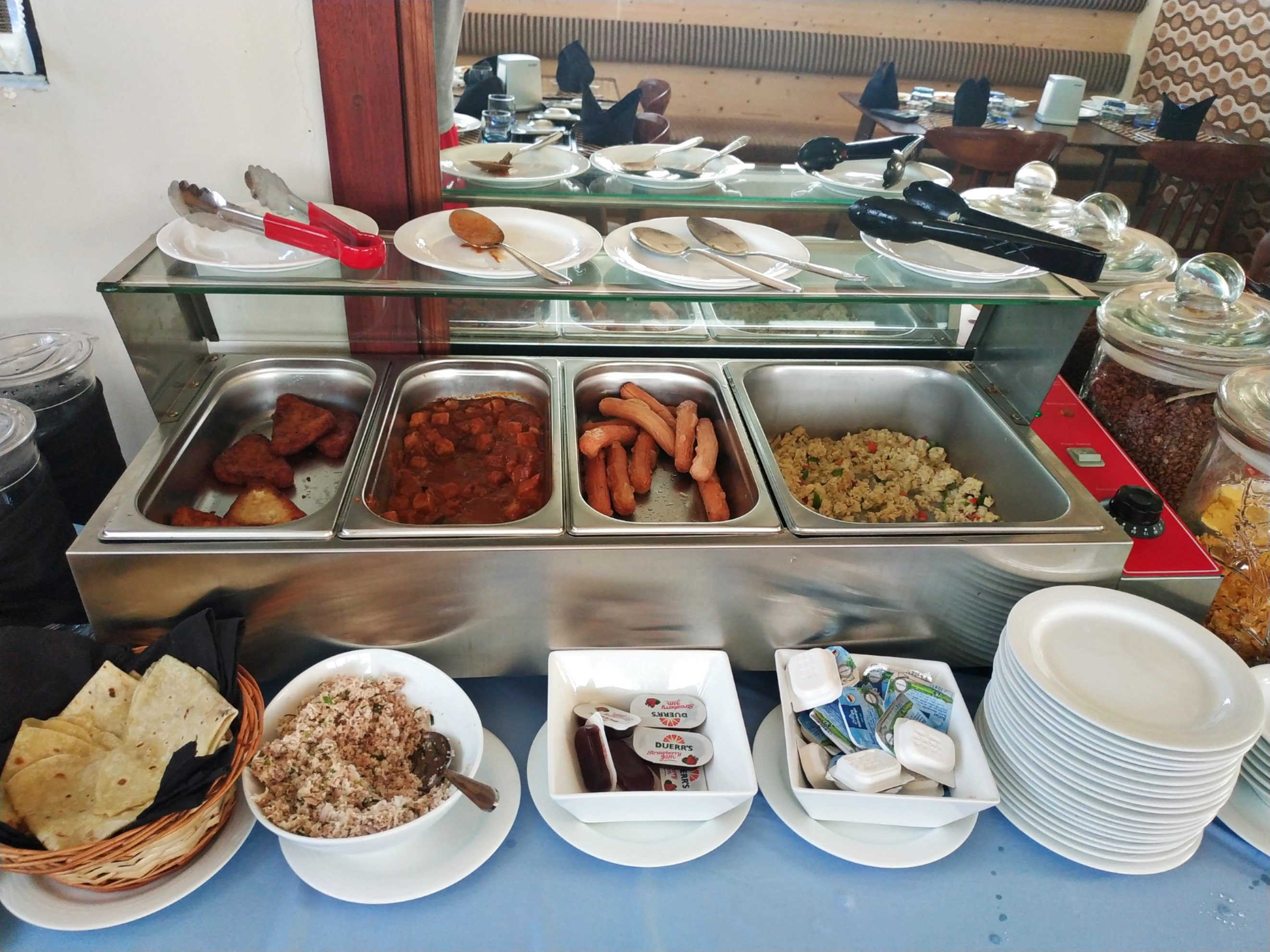 Surf View Raalhugandu-餐饮