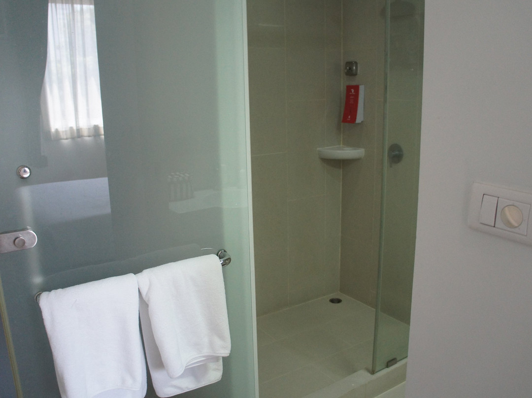 芭堤雅红色星球酒店主图