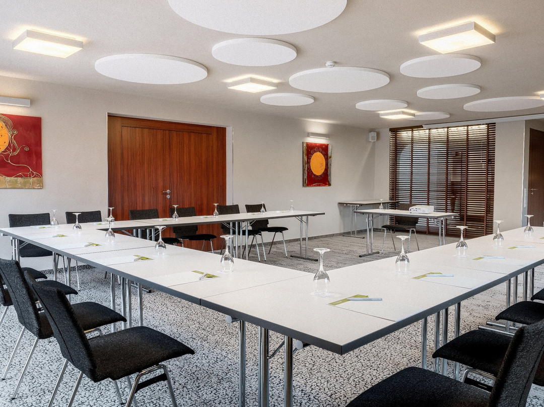 迈费尔德酒店主图