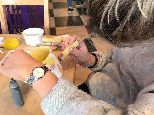 Flying Saucers The Painting Pottery Cafe-布里斯托尔必去景点