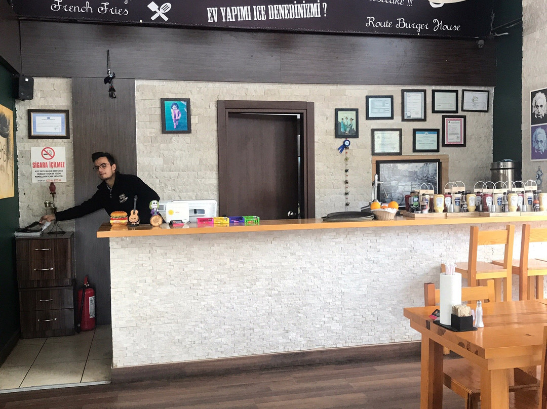 Routine Burger House