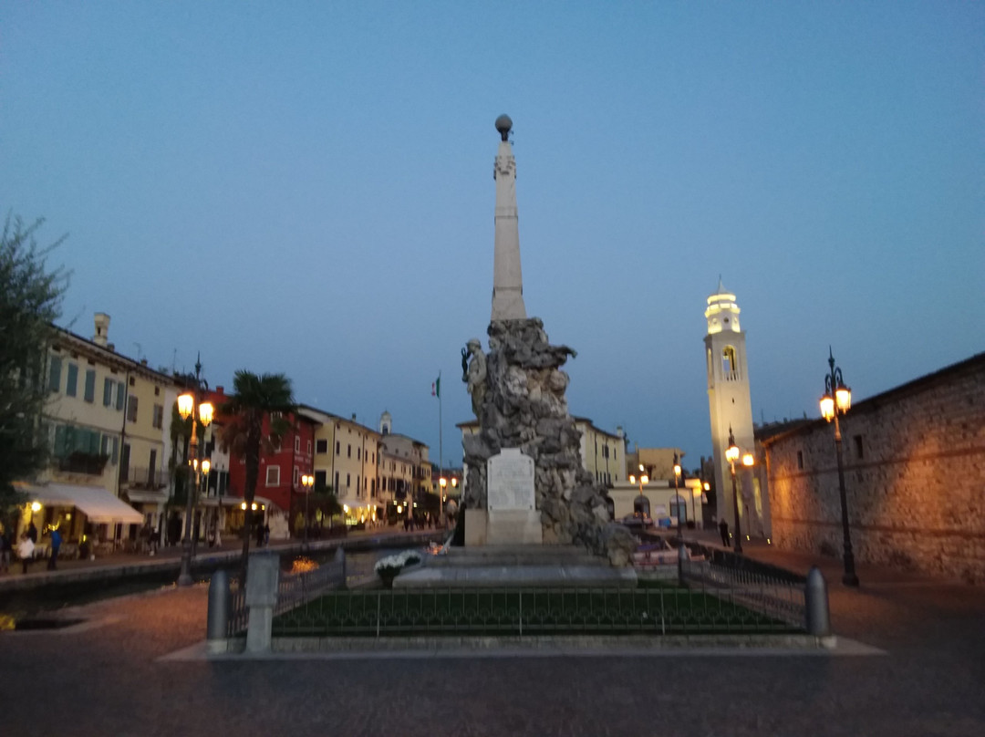 Monumento ai caduti di Lazise景点图片