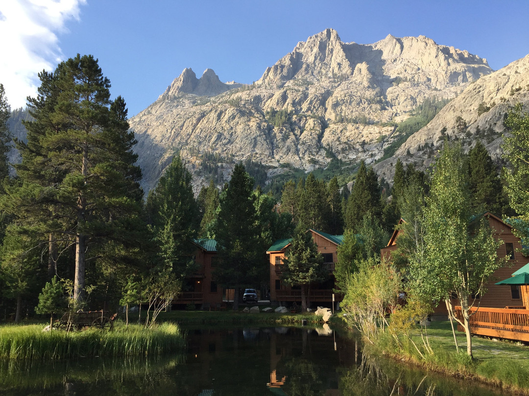 双头鹰水疗度假酒店主图