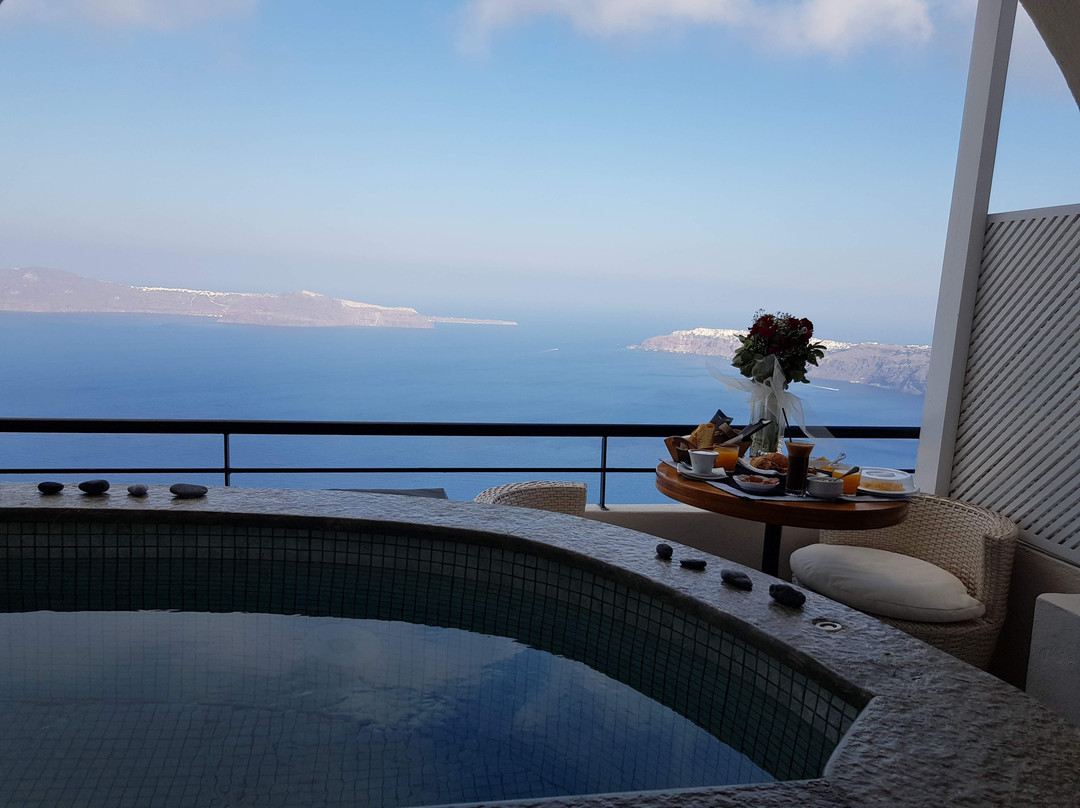 银河套房温泉酒店主图