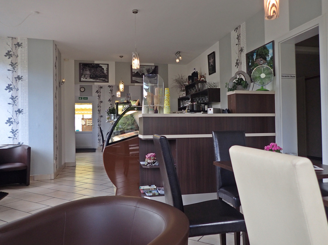 Hanerau-Hademarschen餐馆和美食-Eiscafe am Markt