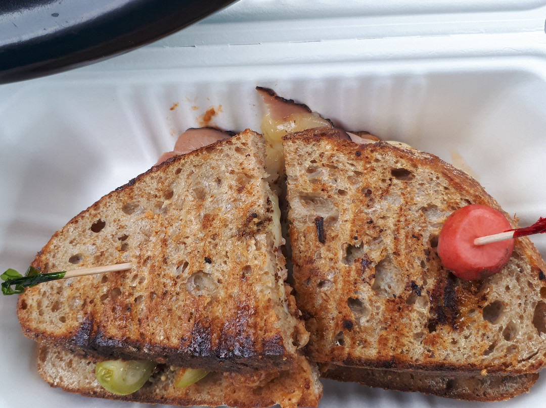 Tree To Me Inn主图