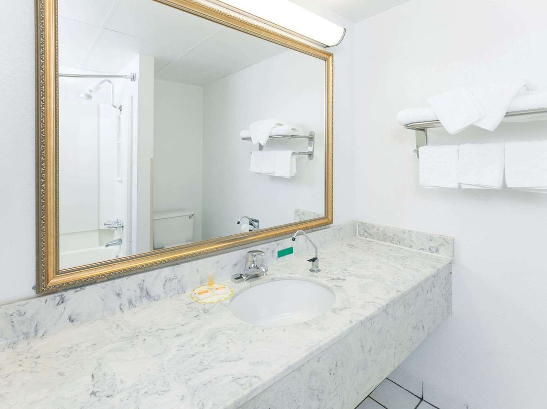 Days Inn by Wyndham Shawnee主图