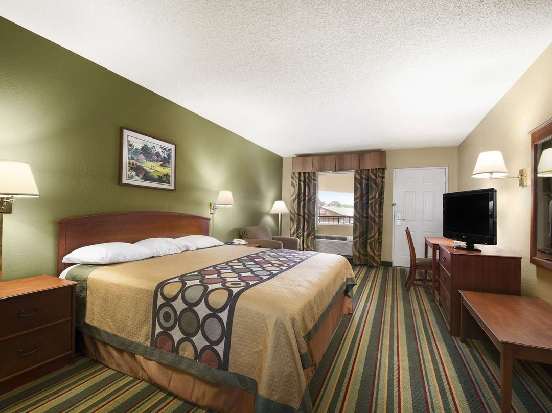 Super 8 by Wyndham Meridian主图