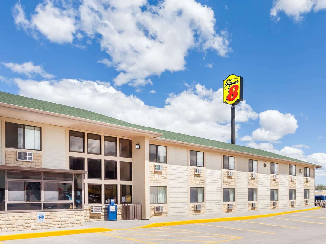 Super 8 by Wyndham Livingston主图