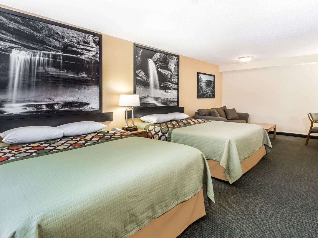Super 8 by Wyndham Ottawa Starved Rock主图