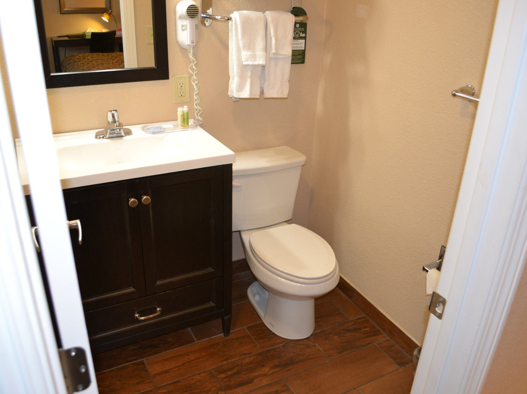 Buck Meadows Lodge主图