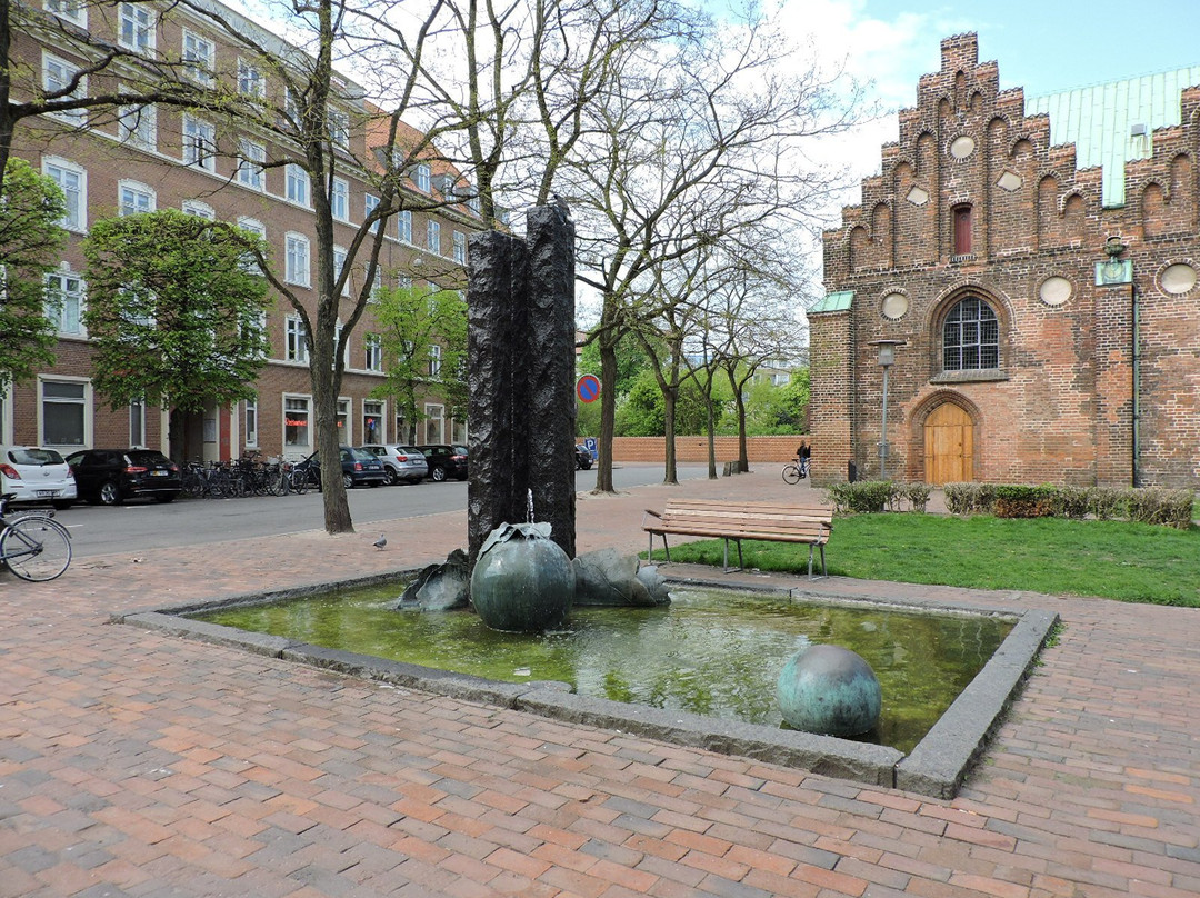 Fountain on Frue Kirkeplads-欧胡斯必去景点