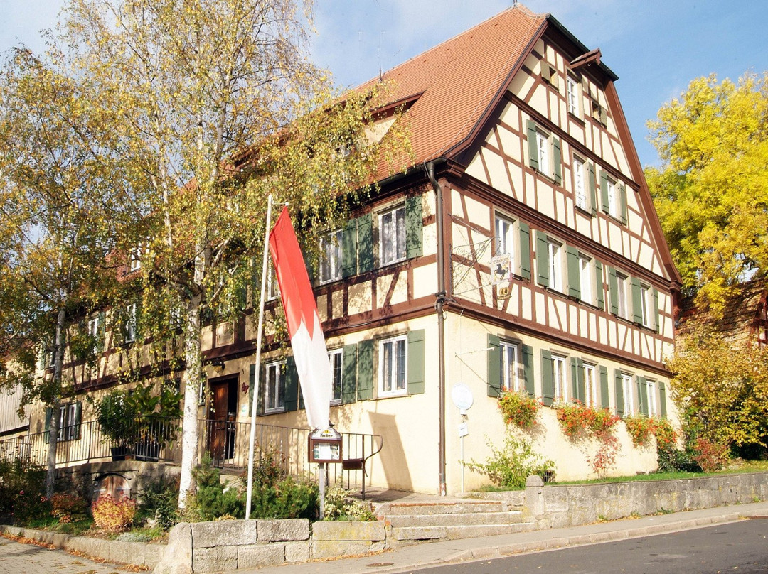 施瓦尔兹罗斯酒店主图