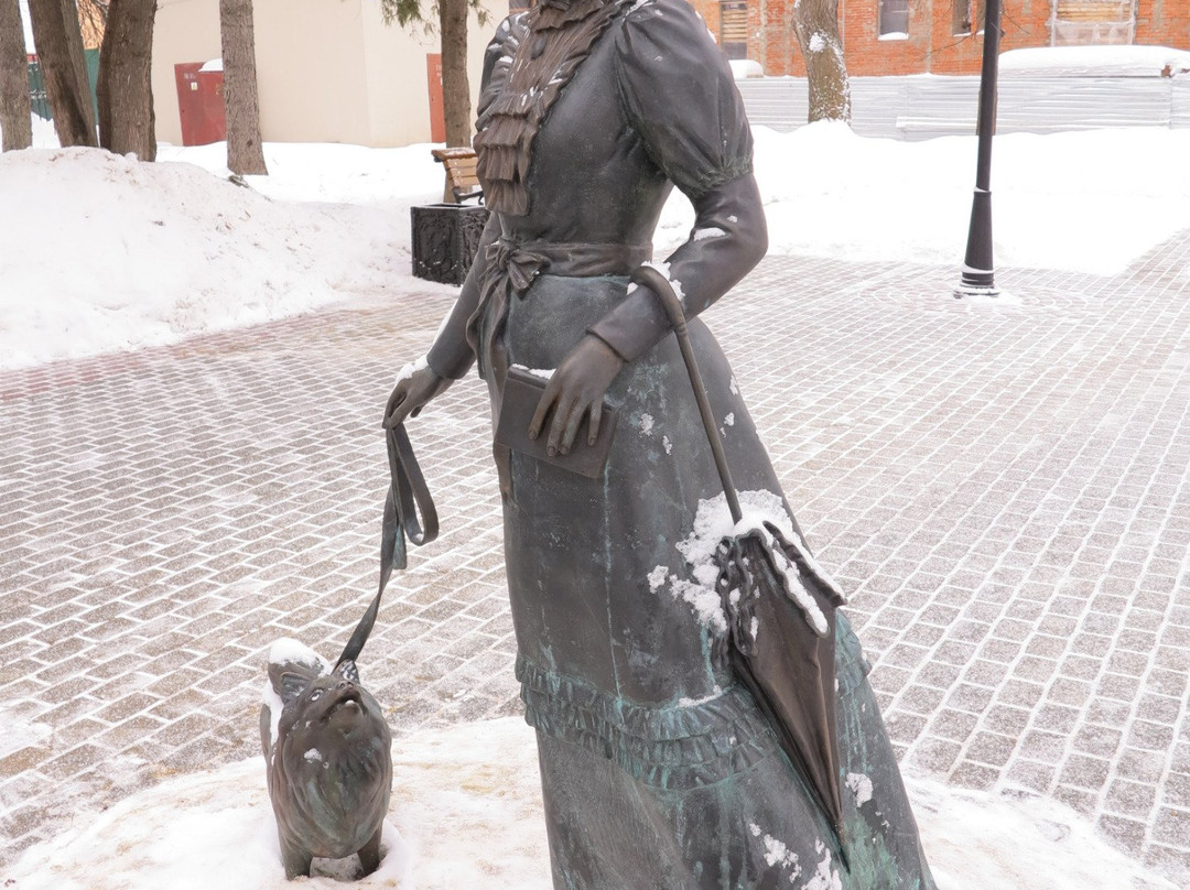 Dama s Sobachkoi Sculpture-Serpukhov必去景点