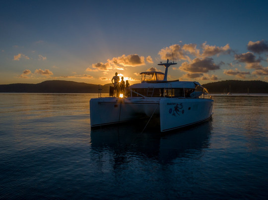 Cumberland Charter Yachts-艾尔利滩必去景点