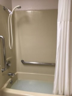 福乐顿戴斯套房酒店主图