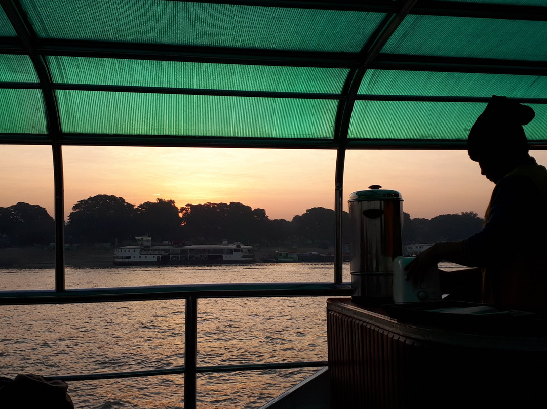 Malikha Irrawaddy River Cruises景点图片