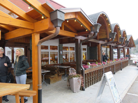 Zum Gscheiten Beck Cafe  Schnapshausle