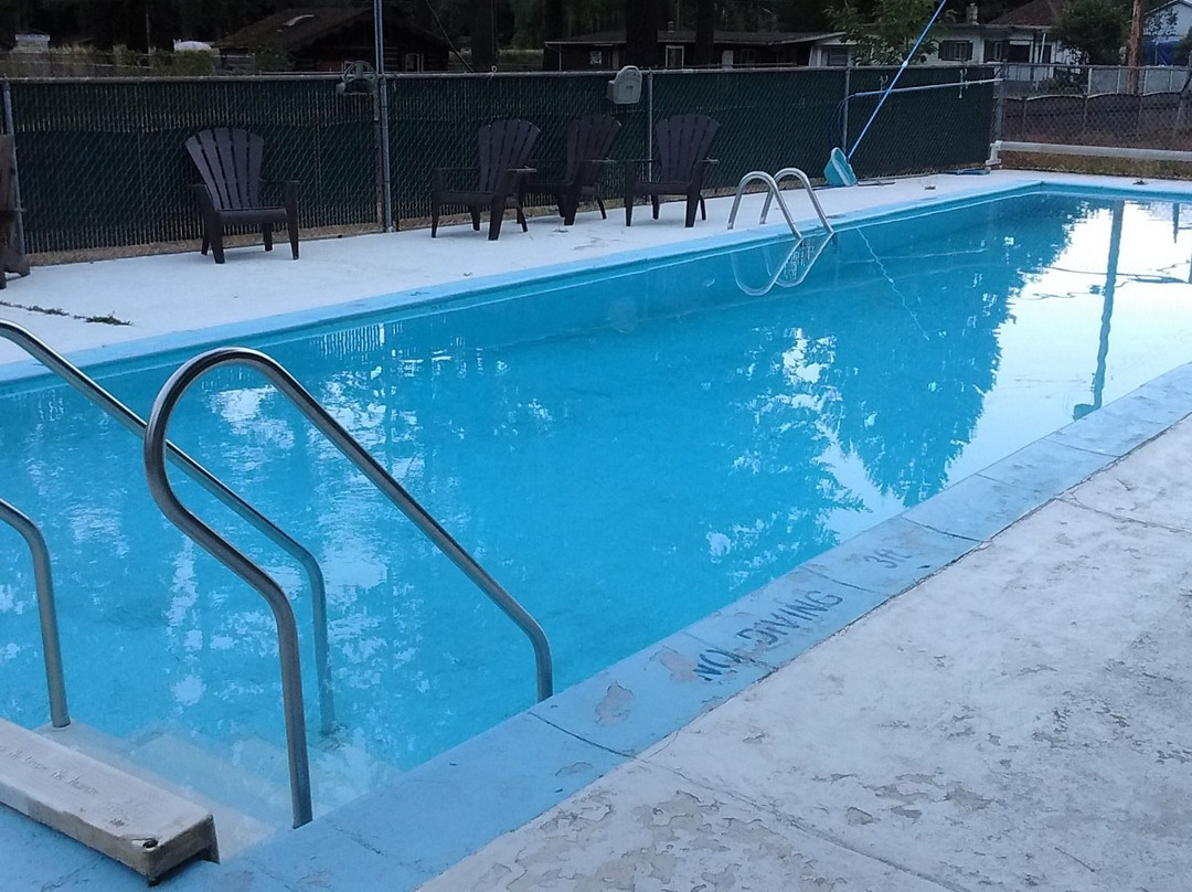 Holiday Motel & RV Resort主图