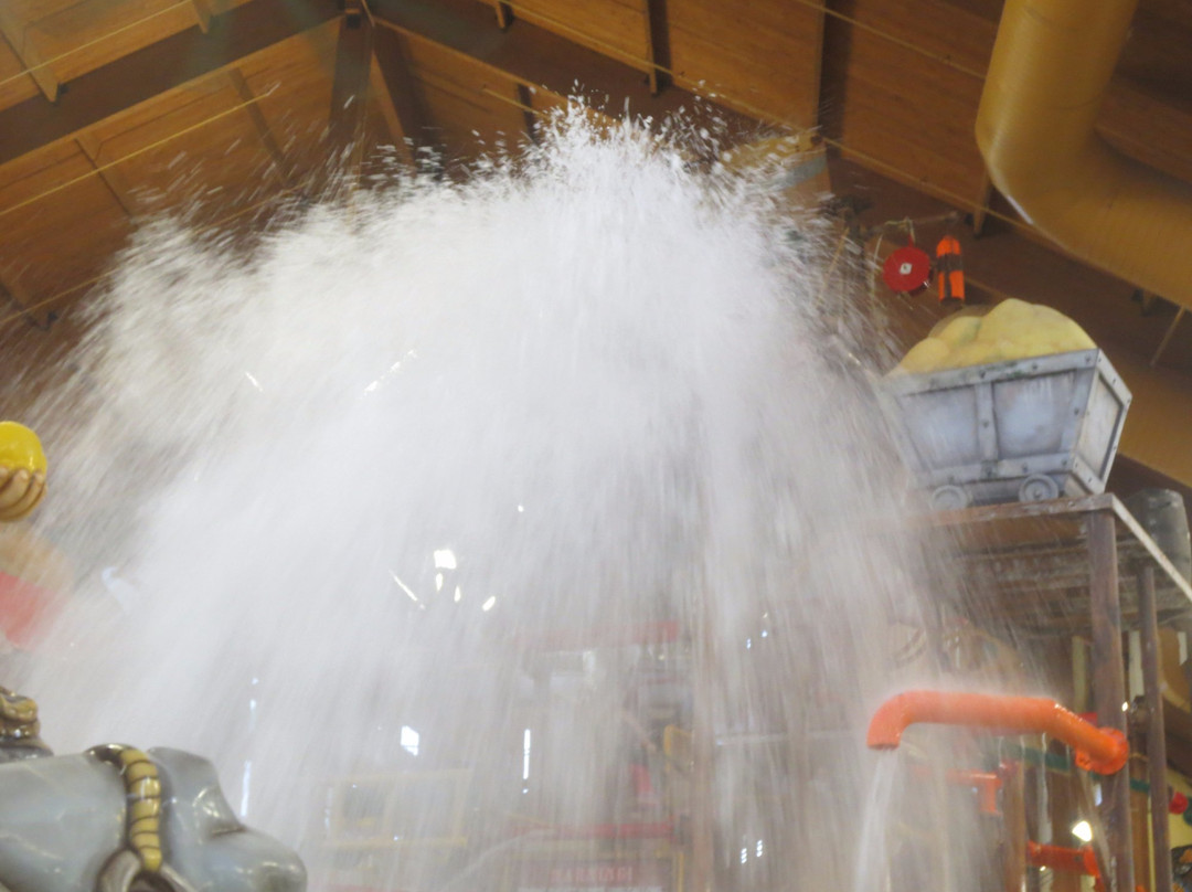 Klondike Kavern Waterpark景点图片