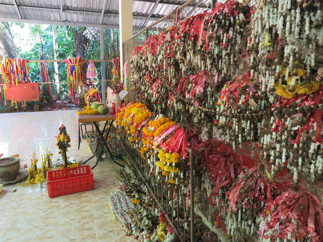 Wat Ban Tam Yae景点图片