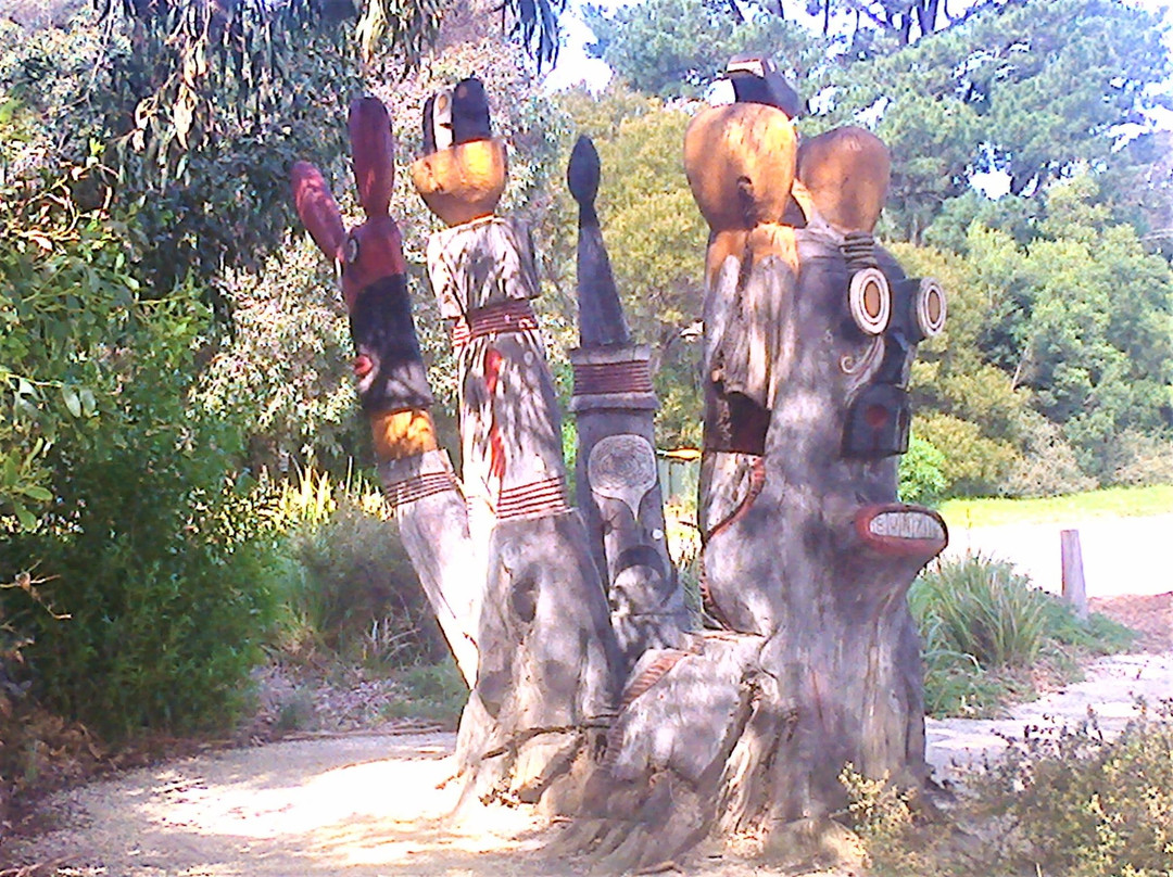 Bunyip Sculpture-Aireys Inlet必去景点