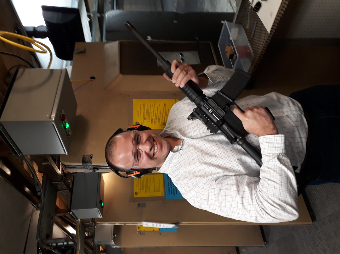 Double Action Indoor Shooting Center & Gun Shop-Madison Heights必去景点