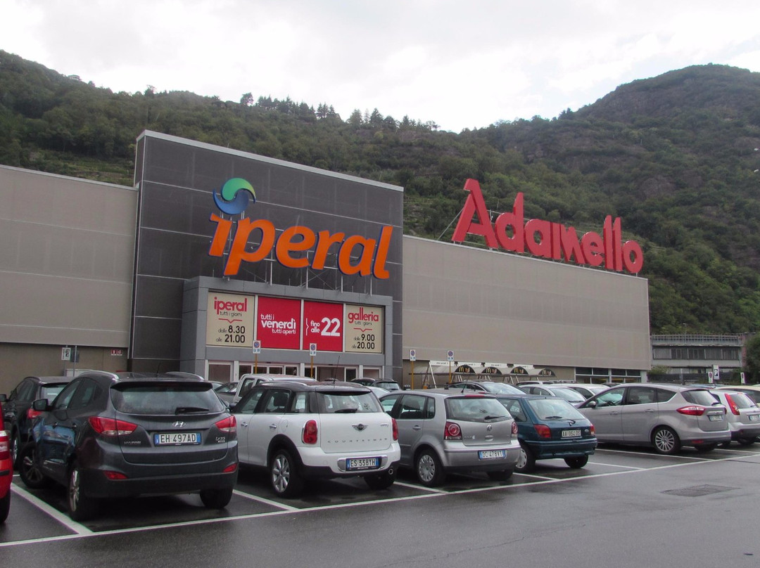Centro Commerciale Adamello景点图片