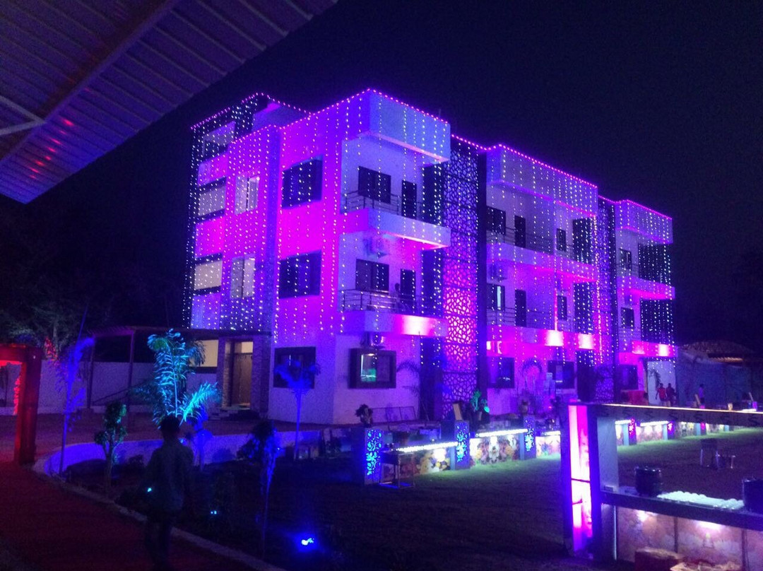 Hotel Bafna Lawn主图