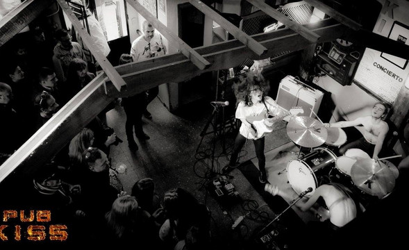 Pub Kiss-阿尔赫西拉斯必去景点