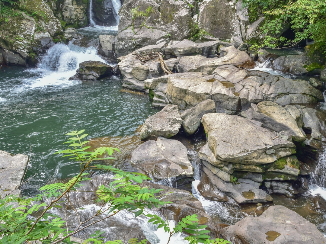 Sanren Todoro Waterfall-曾于市必去景点