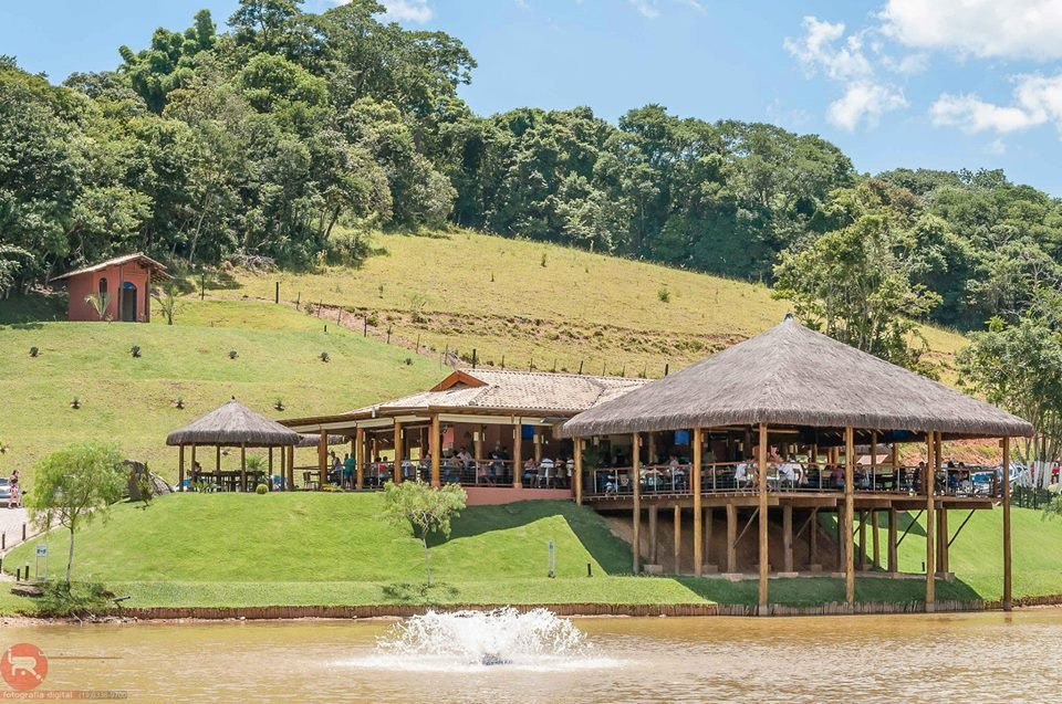 阿瓜斯迪林多亚餐馆和美食-Estância Pocoloco