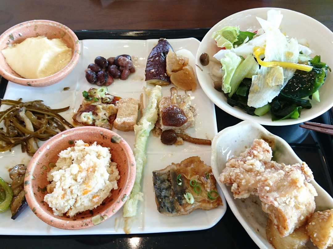 デリ&ビュッフェ くるるん