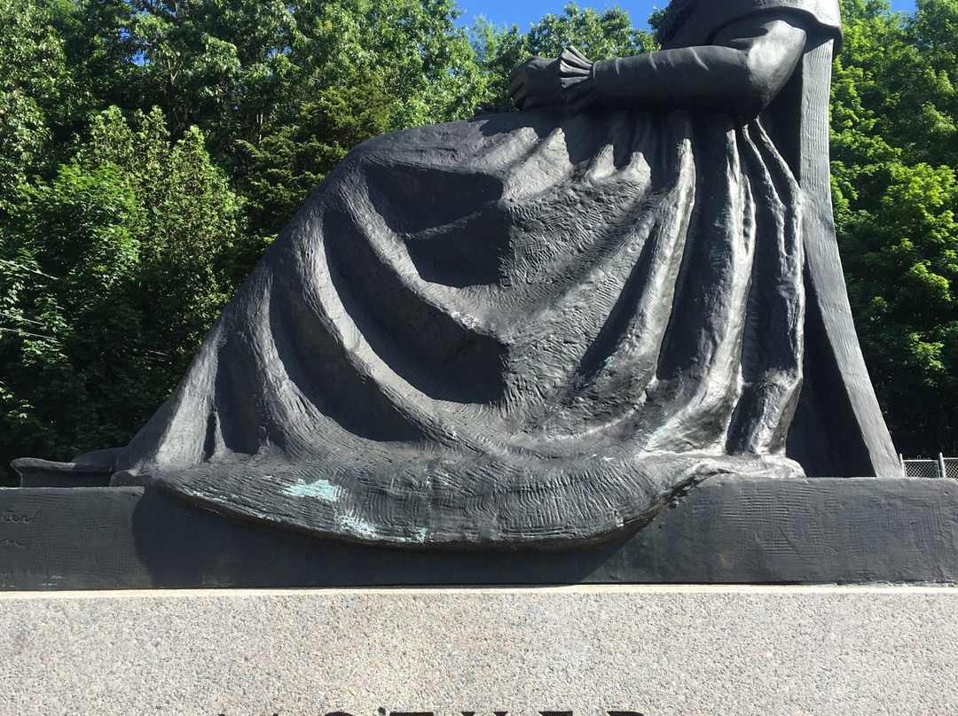 Whistler's Mother Statue景点图片