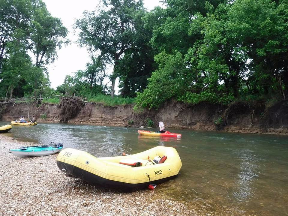 Niangua River Oasis-Day Rentals-莱巴嫩必去景点