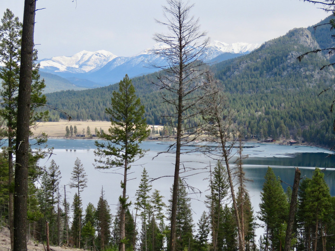 Premier Lake Provincial Park景点图片