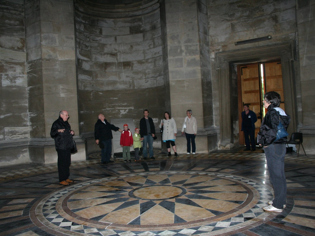 Hamilton Mausoleum景点图片