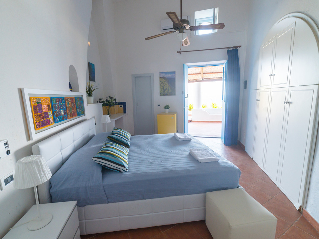 Aeolian Salina Apartments