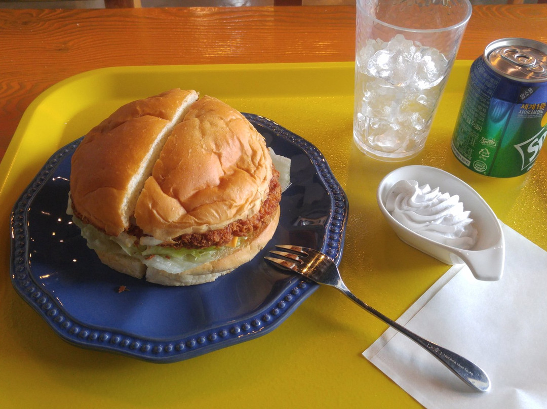 洪城郡餐馆和美食-Hwanggeumryung Big Burger Hongseong