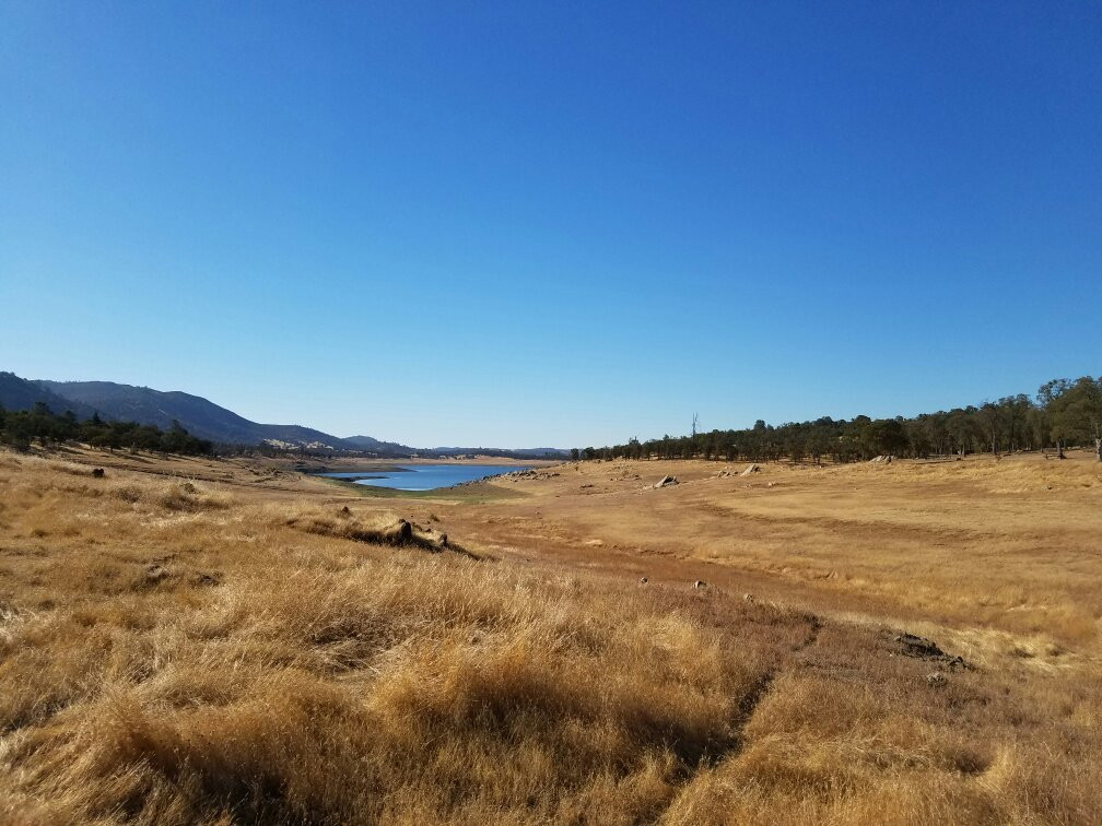 New Hogan Lake景点图片