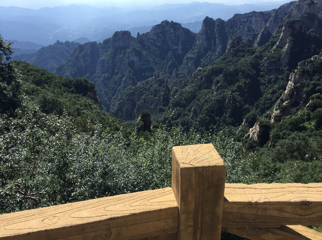 白石山玻璃栈道-保定市必去景点