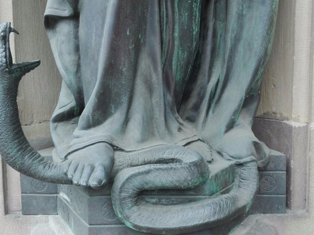 Skulpturen "Wahrheit und Gerechtigkeit"-伍珀塔尔必去景点