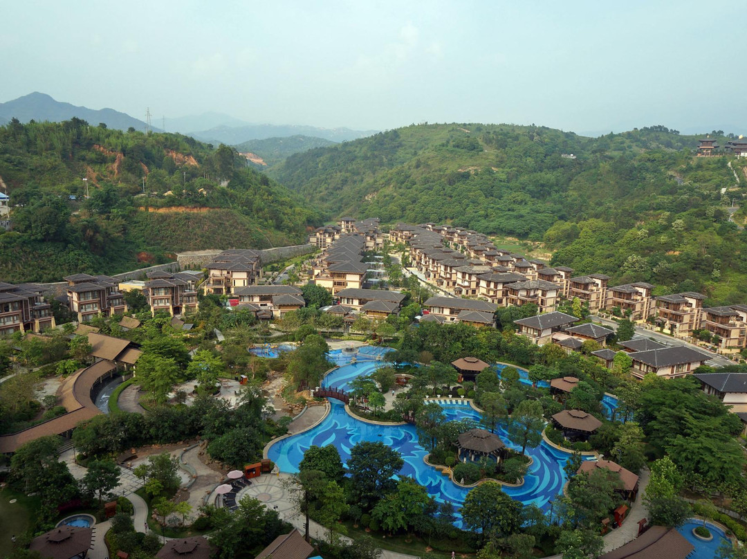 丰顺县酒店住宿-丰顺鹿湖温泉假日酒店
